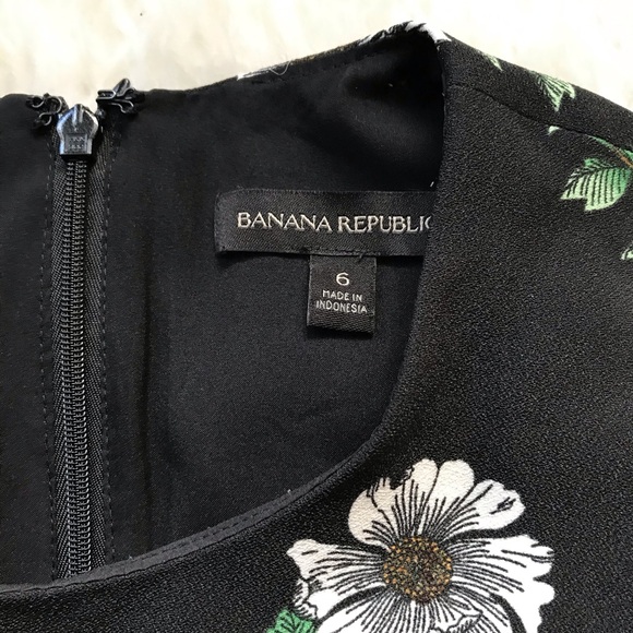 Banana Republic Black Floral Ruffle Racerback 👗 - Picture 6 of 8